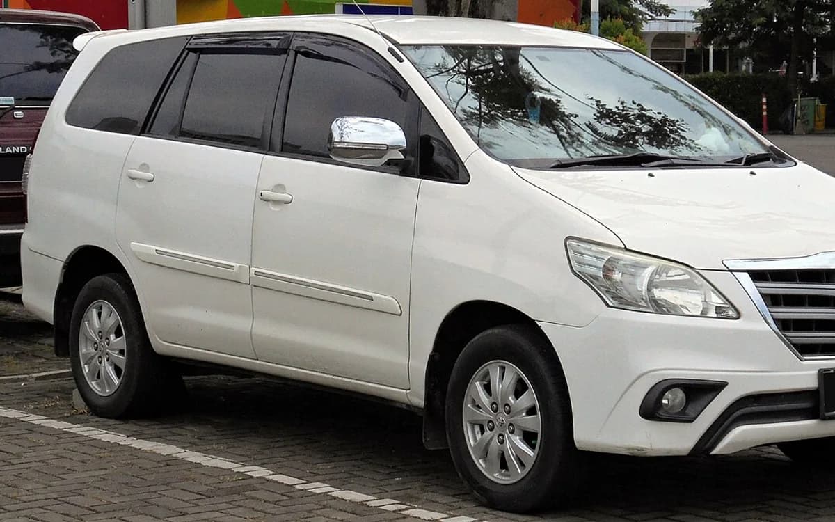 Toyota Innova MPV vehicle option for Changi Airport to Johor Bahru transfer